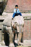 Bhaktapur - Child_and_ice_cream.jpg (50773 bytes)