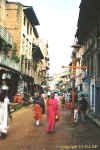Bhaktapur - Street.jpg (70298 bytes)